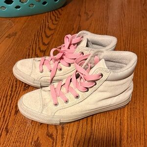 Converse Jr Sneakers in Tan with Pink Laces